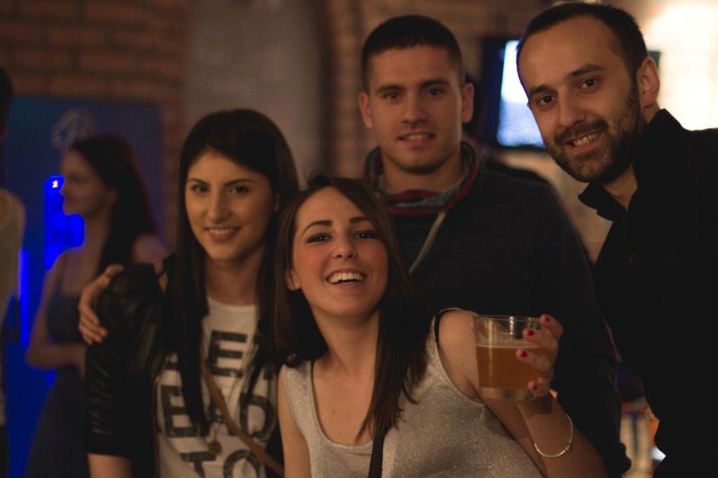Hostel Bed N Beer ベオグラード エクステリア 写真