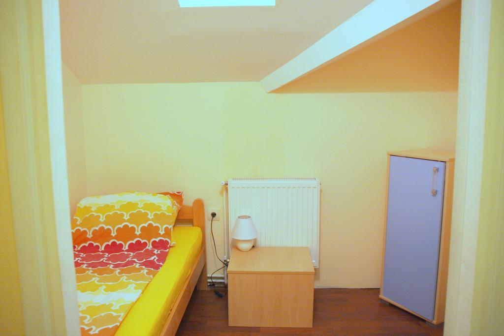 Hostel Bed N Beer ベオグラード 部屋 写真