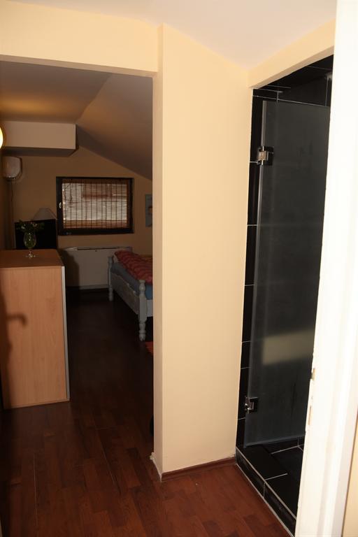 Hostel Bed N Beer ベオグラード エクステリア 写真