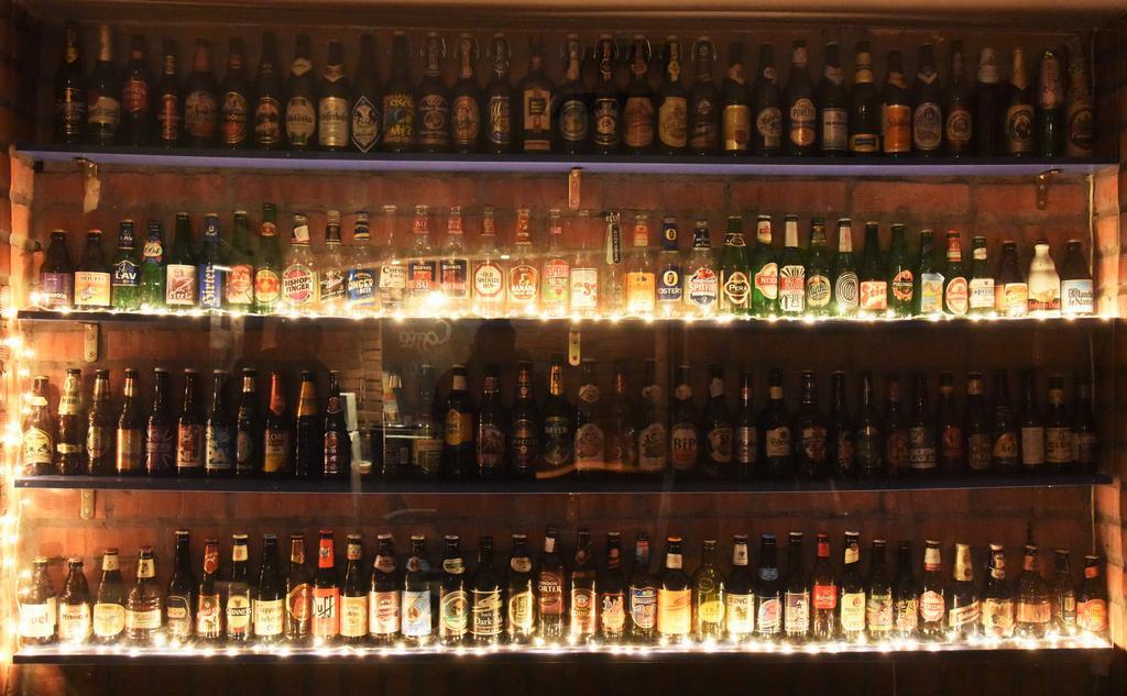 Hostel Bed N Beer ベオグラード エクステリア 写真