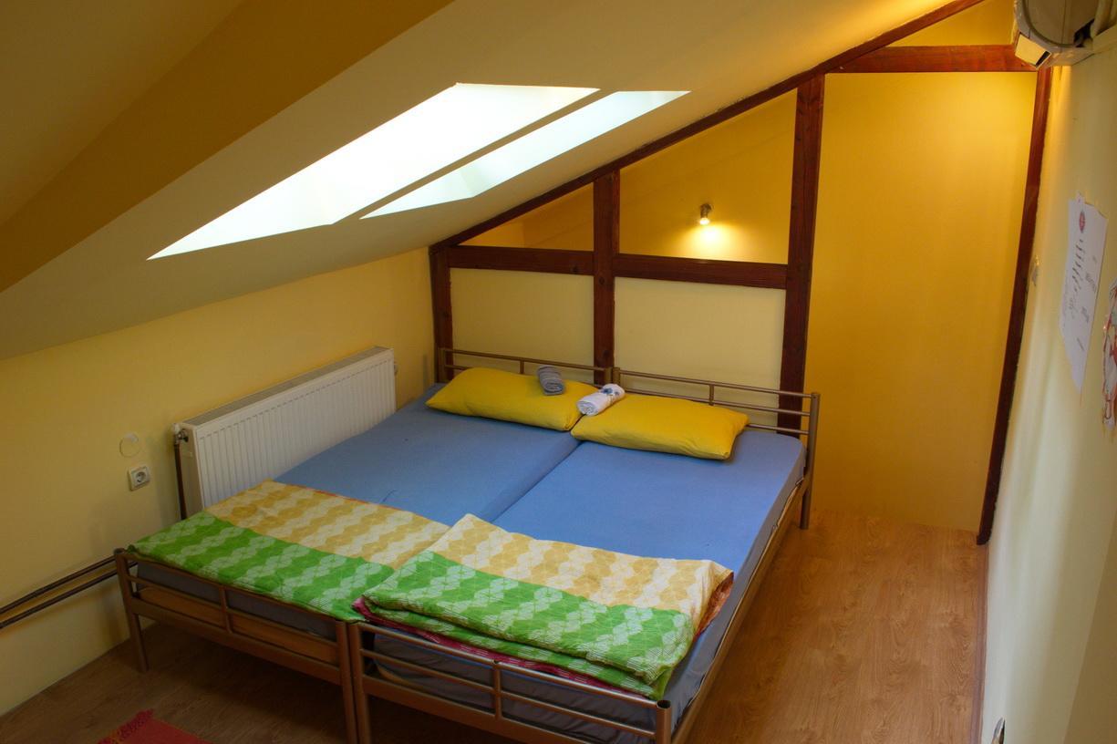 Hostel Bed N Beer ベオグラード エクステリア 写真