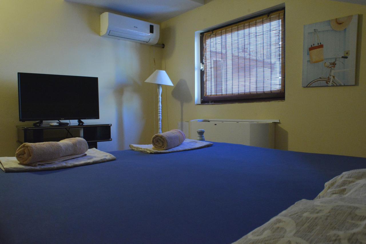 Hostel Bed N Beer ベオグラード エクステリア 写真